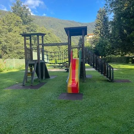 Seeappartement Luna Am Ossiachersee Mit Privatem Seezugang, Hallenbad, Skiarena Gerlitzen Bodensdorf